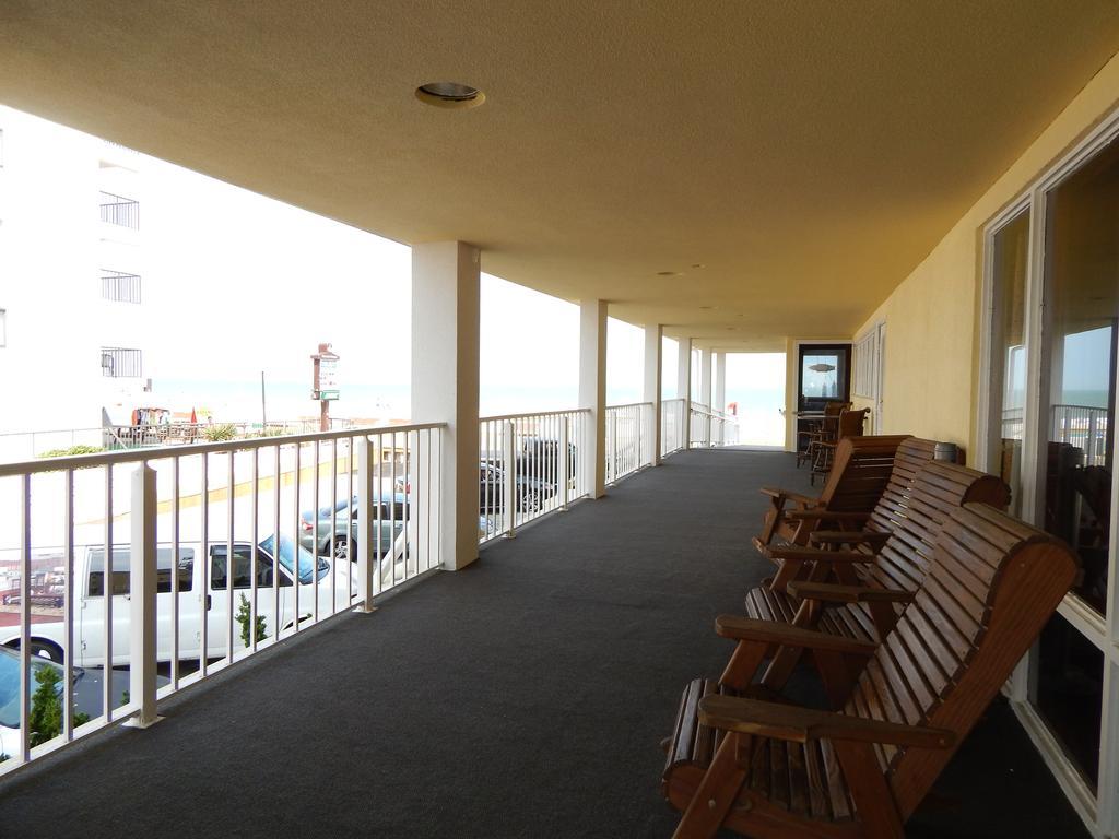 Howard Johnson Plaza By Wyndham Ocean City Oceanfront Eksteriør billede