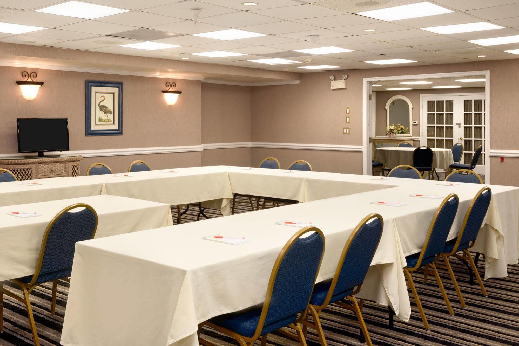 Howard Johnson Plaza By Wyndham Ocean City Oceanfront Eksteriør billede