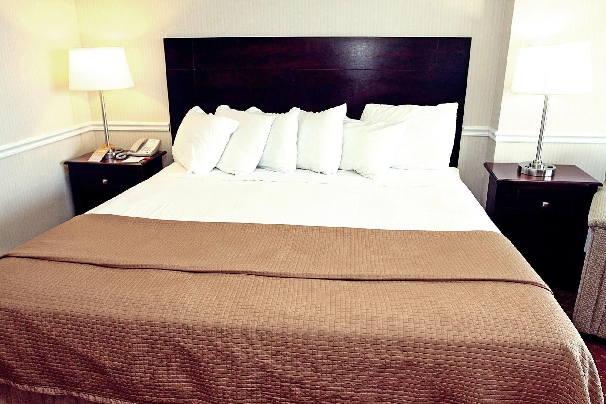 Howard Johnson Plaza By Wyndham Ocean City Oceanfront Eksteriør billede